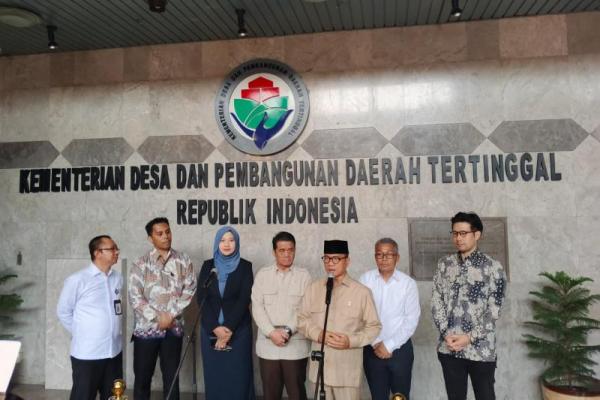 Menteri Desa dan Pembangunan Daerah Tertinggal, Yandri Susanto memberikan keterangan pers usai mengikuti acara Pameran Ide dan Model Bisnis (Foto: Vaza/Katakini) 