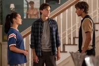 Gavin Casalegno, Lola Tung dan Christopher Briney dalam serial komedi romantis The Summer I Turned Pretty. (FOTO: PRIME VIDEO)