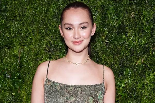 Lola Tung, mengenakan CHANEL, menghadiri CHANEL Tribeca Festival Artists Dinner di The Odeon pada tanggal 9 Juni 2025 di New York City. (FOTO: WIREIMAGE) 