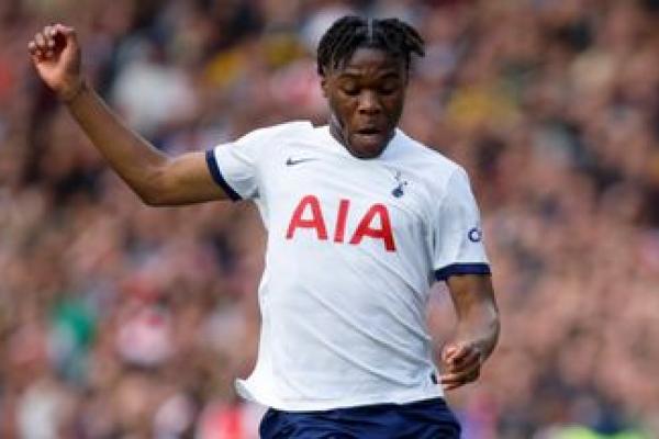 Bek Tottenham Hotspur, Destiny Udogie (Foto: Sky Sports) 