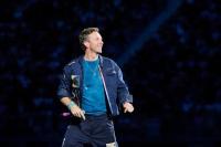 Chris Martin tampil di konser Coldplay di Boston Rabu malam (16/7/2025). (FOTO: GETTY IMAGE)