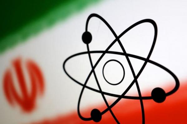 Simbol atom dan bendera Iran terlihat dalam ilustrasi ini, 21 Juli 2022. REUTERS 
