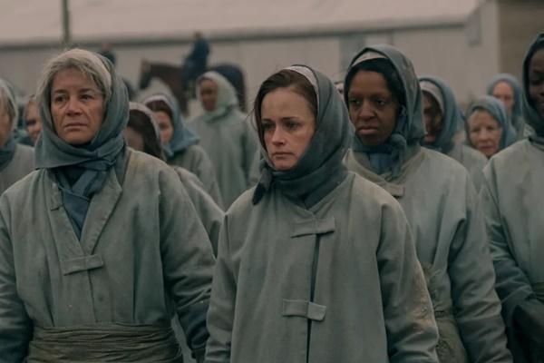 The Handmaid`s Tale Season 2 Episode 2 `Seeds` yang dibintangi Alexis Bledel. (FOTO: HULU) 