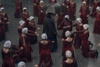 Rekap The Handmaid`s Tale S2E1 `June`: Api Berkobar di Gilead