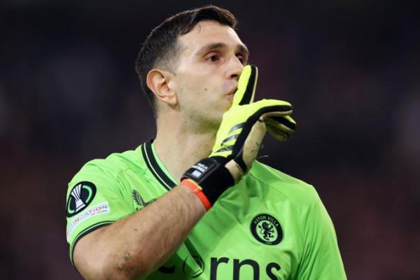 Kiper Aston Villa, Emiliano Martinez (Foto: Sky Sports) 