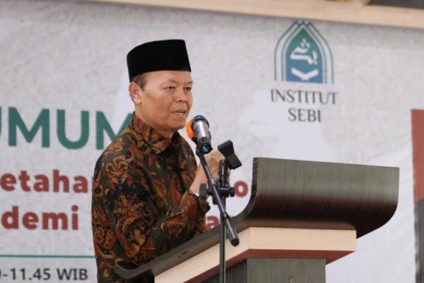 Wakil Ketua MPR RI Hidayat Nur Wahid (HNW) memberikan kuliah umum di Sekolah Tinggi Ekonomi Islam (STEI) SEBI, Curug, Kota Depok, Jawa Barat, Senin (Foto: Humas MPR) 