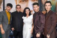 Ayah Jonas Brothers Membeli Sebagian Katalog Musik Band Putranya