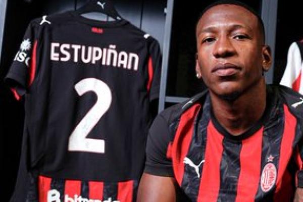 Bek Pervis Estupinan, yang resmi bergabung ke AC Milan (Foto: Sportsmole) 