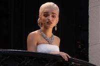 Gara-gara Penyakit Misterius, Rachel Zegler Mendadak Tinggalkan Pertunjukan Evita