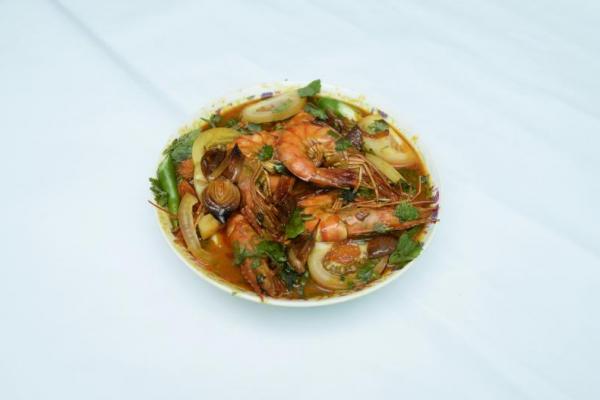 Ilustrasi Tom Yum, makanan khas Thailand (Foto: Unsplash/Hazim Abd Halim) 