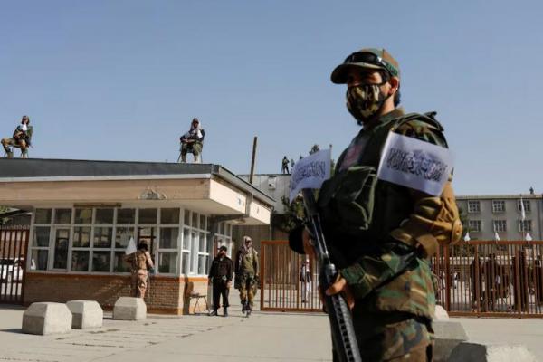 Tentara Taliban berjaga-jaga pada upacara peringatan dua tahun pengambilalihan Kabul oleh Taliban di Kabul, Afghanistan, 15 Agustus 2023. REUTERS 