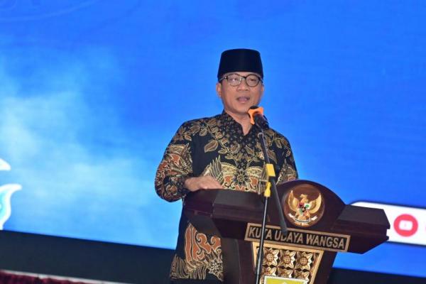 Menteri Desa dan Pembangunan Daerah Tertinggal (Mendes PDT) Yandri Susanto dalam kegiatan pengukuhan Persatuan Perangkat Desa Indonesia (PPDI) Kabupaten Bogor (Foto: Humas Kemendes PDT) 