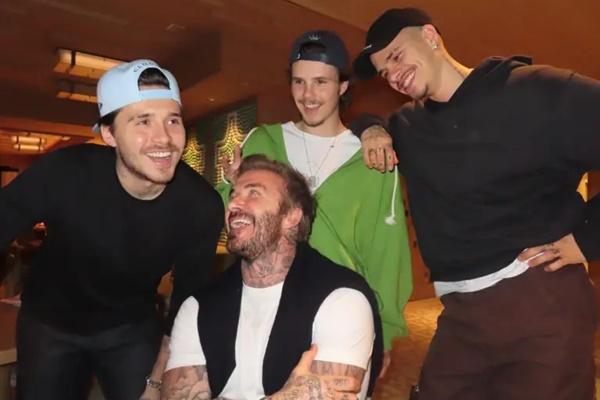 David Beckham bersama ketiga putranya Brooklyn, Romeo, dan Cruz. (FOTO: INSTAGRAM) 