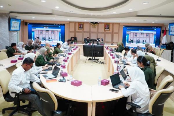 Rapat revisi Peraturan Badan Pangan Nasional Nomor 2 Tahun 2023 tentang Persyaratan Mutu dan Label Beras di Kantor Badan Pangan Nasional, Jakarta, Senin (28/7/2025).(foto:NFA) 