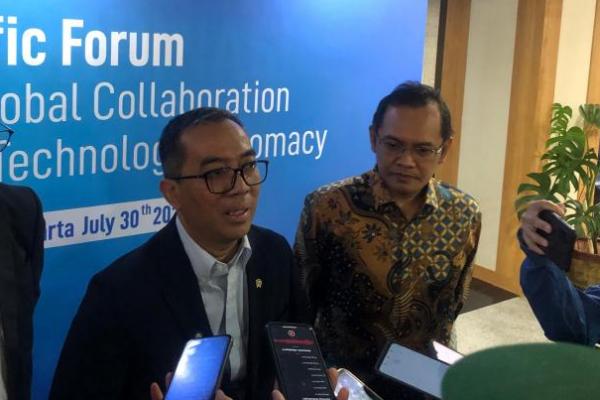 Mendiktisaintek Brian Yuliarto dalam konferesi pers usai kegiatan Strengthening Global Collaboration Trough Science and Technology Diplomacy di gedung Kemdiktisaintek, Jakarta (Foto: Istimewa) 