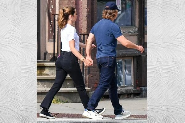 Ana de Armas (kiri) dan Tom Cruise (kanan) di Vermont pada 27 Juli 2025. (FOTO: THEIMAGEDIRECT.COM) 