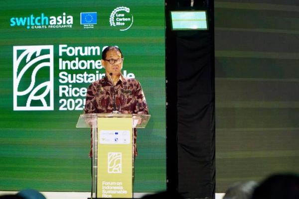 Deputi Bidang Penganekaragaman Konsumsi dan Keamanan Pangan NFA, Andriko Noto Susanto, dalam Forum on Indonesia Sustainable Rice (FISR) 2025 yang digelar di Solo, Selasa (29/7/2025).(foto:NFA) 
