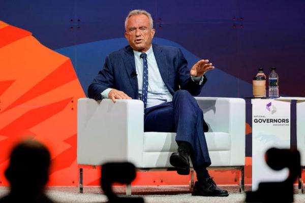 Menteri Kesehatan dan Layanan Kemanusiaan AS Robert F. Kennedy Jr. berpidato di pertemuan Asosiasi Gubernur Nasional di Colorado Springs, Colorado, AS, 26 Juli 2025. REUTERS 