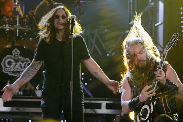 Ozzy Osbourne dan Zakk Wylde pada tahun 2007. (FOTO: AP) 