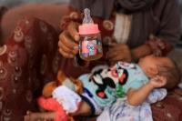 Tak Ada Susu Formula, Bayi di Gaza Diberi Kacang Arab Giling