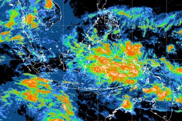 Ahli Meteorologi Viral Setelah Kirim Pesan Teks ke Istri Saat Siaran Langsung Cuaca Buruk. (FOTO: BMKG) 