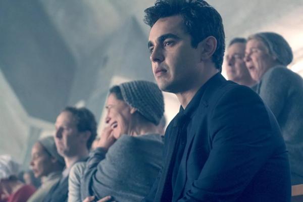 The Handmaid`s Tale Season 2 Episode 12 `Postpartum` yang dibintangi Elisabeth Moss dan Max Minghella. (FOTO: HULU) 