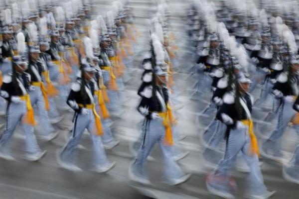 Kadet berbaris dalam perayaan Hari Angkatan Bersenjata Korea ke-76, di Seongnam, Korea Selatan, 1 Oktober 2024. REUTERS 