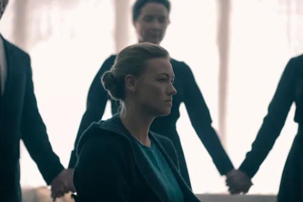 The Handmaid`s Tale Season 3 Episode 3 berjudul `Useful`, dibintangi Yvonne Strahovski. (FOTO: HULU) 