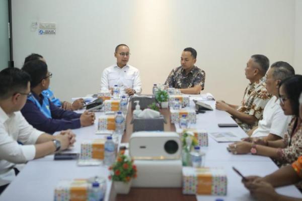 Wakil Ketua MPR RI dari Fraksi PAN, Eddy Soeparno melaksanakan kunjungan kerja dan pertemuan dengan Walikota Solo Respati Ardi dan juga Walikota Yogyakarta Hasto Wardoyo (Foto: Humas MPR) 