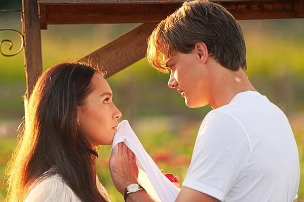 The Summer I Turned Pretty Season 3 Episode 5 `Last Dance` yang dibintangi Loa Tung dan Christopher Briney. (FOTO: NETFLIX) 