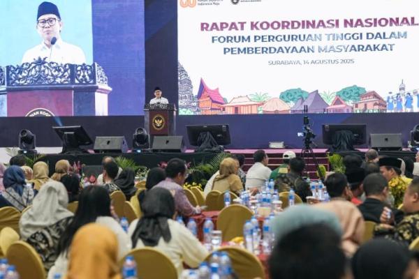 Menteri Koordinator Bidang Pemberdayaan Masyarakat (Menko PM) Abdul Muhaimin Iskandar  dalam Rapat Koordinasi Nasional Forum Perguruan Tinggi dalam Pemberdayaan Masyarakat di Universitas Negeri Surabaya (Foto: Ist) 