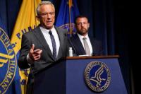 Jurnal Medis Tolak Seruan Kennedy untuk Mencabut Studi Vaksin