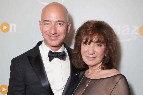 Jackie Bezos, Ibu Miliarder Jeff Bezos Meninggal Dunia di Usia 78 Tahun. (FOTO: GETTY IMAGE) 