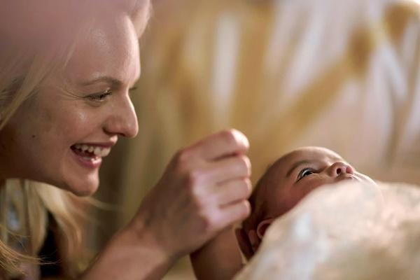 The Handmaid`s Tale Season 3 Episode 4 `God Bless the Child` yang dibintangi Elisabeth Moss. (FOTO: HULU) 