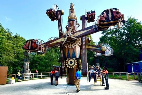 32 Orang Terdampar Melayang di Udara Lebih dari Satu Jam di Wahana Six Flags America. (FOTO: X) 