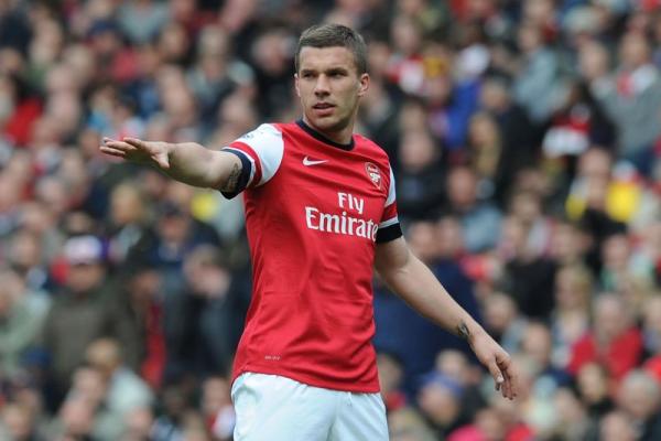 Lukas Podolski yang masih belum pensiun meski sudah berusia 40 tahun (Foto: Sky Sports) 
