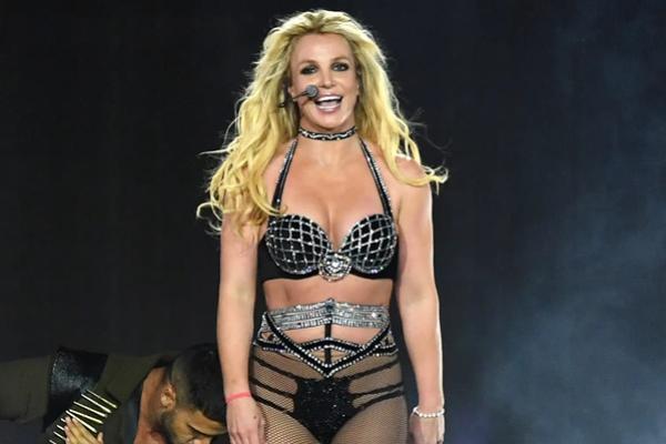 Sendirian di Rumah Mewah, Kesehatan Mental Britney Spears Makin Mengkhawatirkan. (FOTO: GETTY IMAGE) 