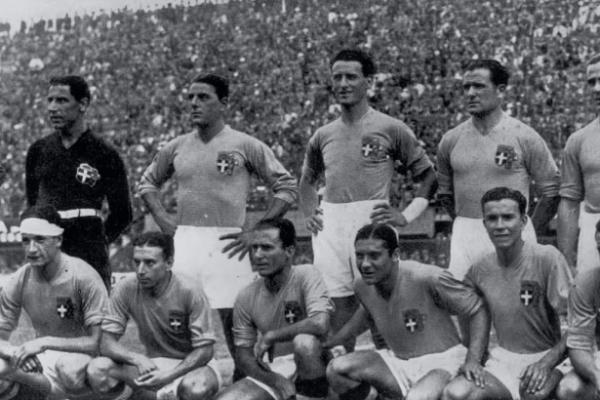 Skuad pemain timnas Italia pada Piala Dunia 1934 (Foto: okezone) 