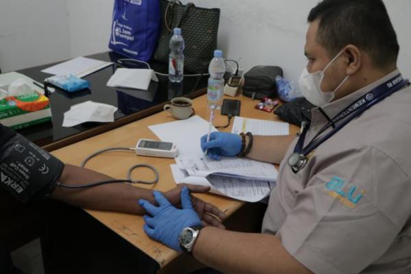 Pemeriksaan kesehatan pelaut pada program MCU on Site yang digelar Balai Kesehatan Kerja Pelayaran (BKKP) di Belawan, Sumatera Utara, 21-22 Agustus 2025. Foto: bkkp/jurnas 