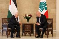 Presiden Lebanon Joseph Aoun bertemu dengan Presiden Palestina Mahmoud Abbas di istana kepresidenan di Baabda, Lebanon, 21 Mei 2025. REUTERS