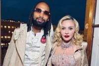 Pacaran dengan Pria 29 Tahun Membuat Madonna Merasa Awet Muda Tanpa Operasi Plastik