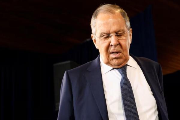 Menteri Luar Negeri Rusia Sergei Lavrov menghadiri konferensi pers di Pangkalan Gabungan Elmendorf-Richardson, di Anchorage, Alaska, AS, 15 Agustus 2025. REUTERS 