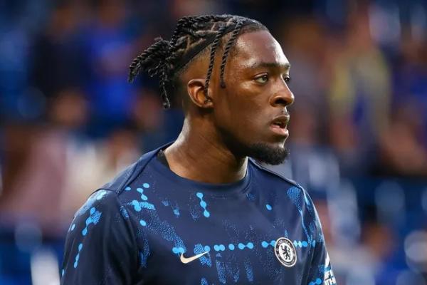 Bek tengah Chelsea, Axel Disasi (Foto: Sportsmole) 