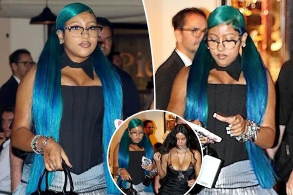 Kim Kardashian Dikecam karena Membiarkan North West Pakai Korset. (FOTO: BACKGRID) 