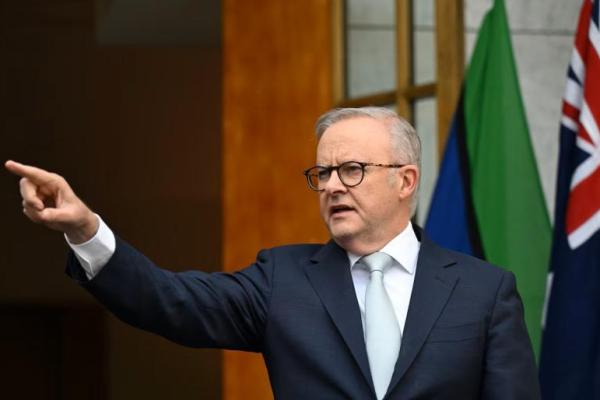 Perdana Menteri Australia Anthony Albanese berbicara kepada media dalam konferensi pers di Gedung Parlemen di Canberra, Australia, 26 Agustus 2025. AAP via REUTERS 