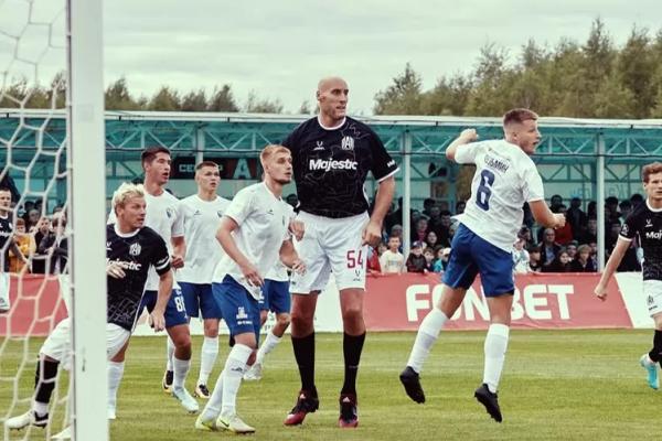 Pesepakbola profesional tertinggi dalam sejarah, Pavel Podkolzin (Instagram/@amkal_official_) 