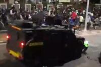 Tiga Penumpang Rantis Brimob yang Tabrak Ojol Disanksi Minta Maaf