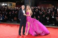 George Clooney dan Amal Clooney Tampil Penuh Gaya di Karpet Merah Festival Film Venesia