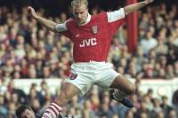 Bergkamp yang Dijuluki Non-Flying Dutchman, Ini Kisahnya
