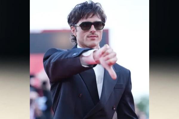 Jacob Elordi menghadiri premiere film Frankenstein di Festival Film Venesia, Minggu (31/8/2025). (FOTO: SPLASH NEWS) 